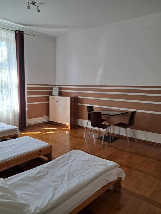 Feniks Pokoje Goscinne Malbork Quarto foto